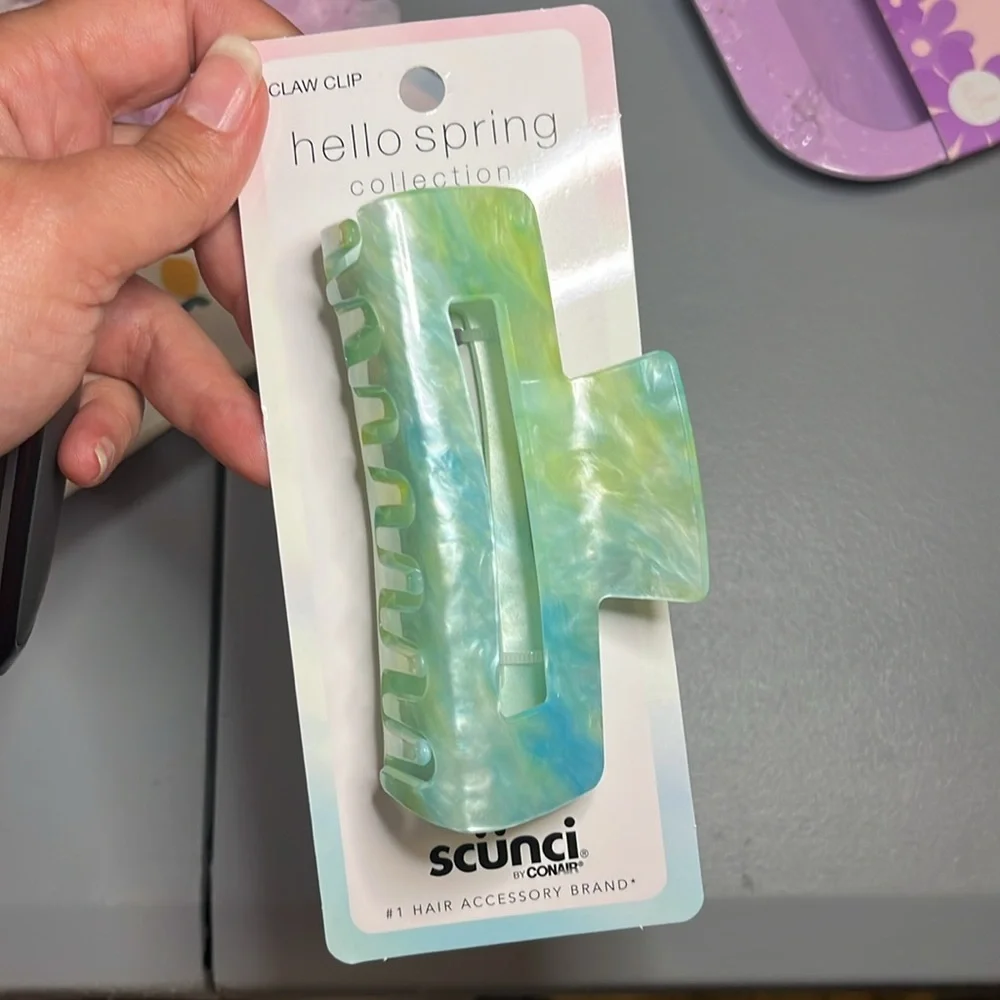 Scunci Hair Accessories Set in spring Colors, all four!